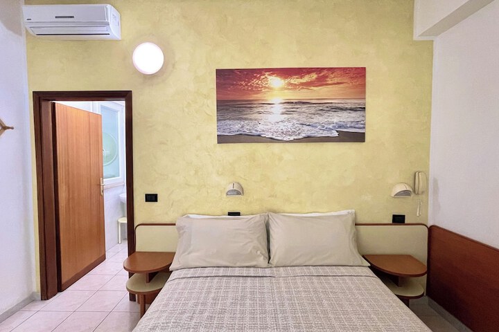 Room 11 of 87
