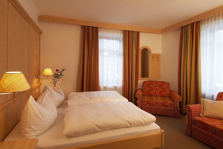 Room 13 of 70
