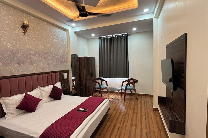 Room 9 of 21