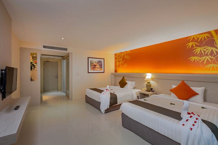 Room 34 of 108