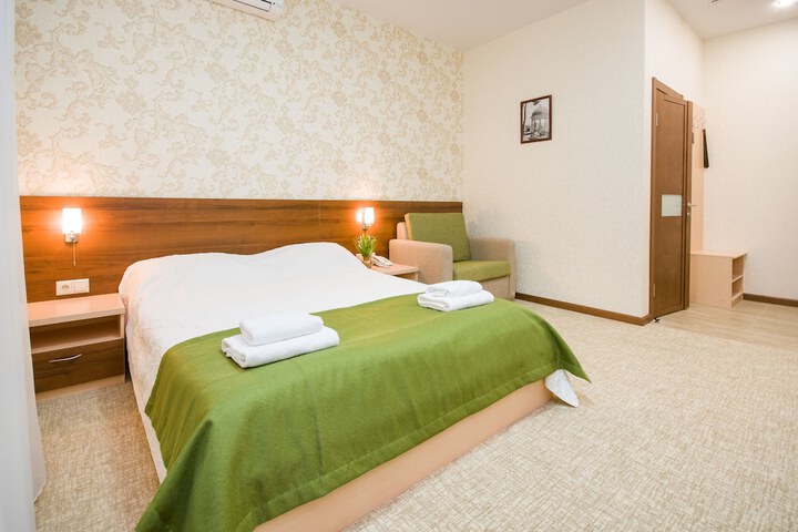 Room 9 of 35