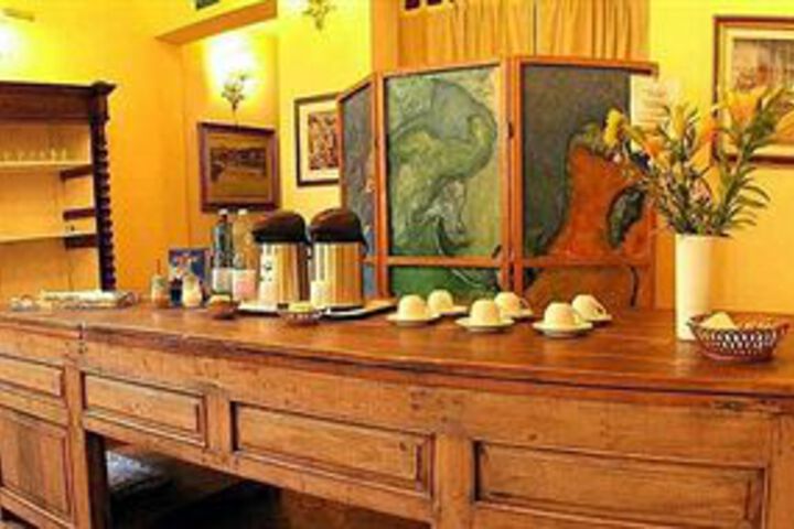Breakfast/Coffee Service 4 of 33