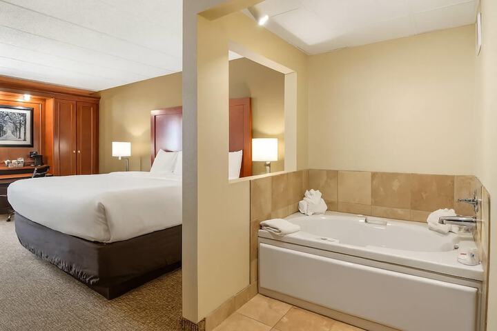 Room 10 of 30