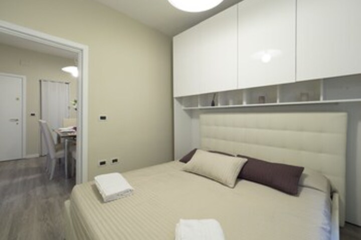 Room 16 of 18