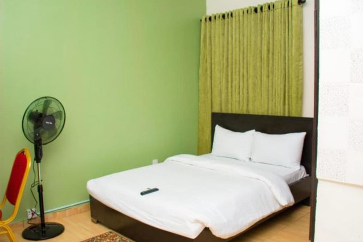 Room 7 of 25