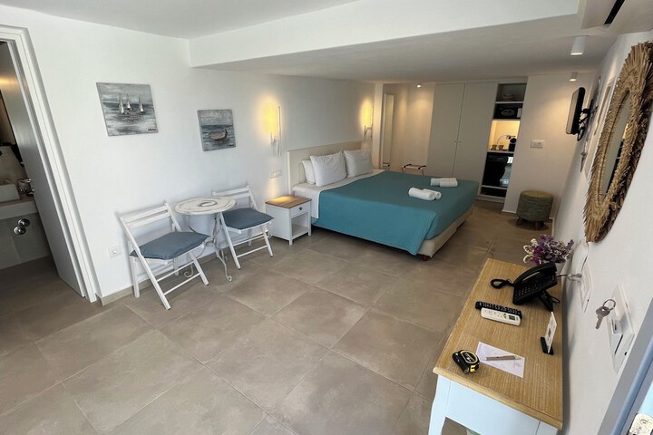Room 33 of 92