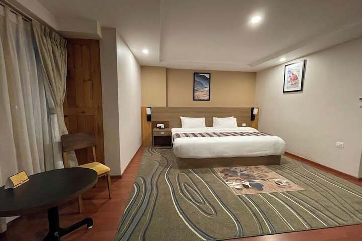 Room 8 of 22