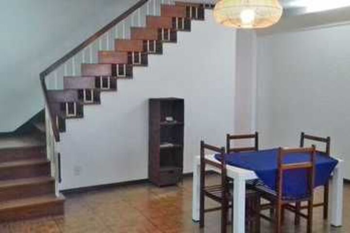 Room 9 of 11
