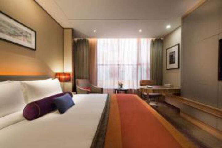 Room 21 of 21