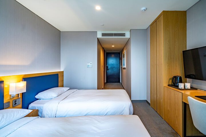 Room 15 of 55