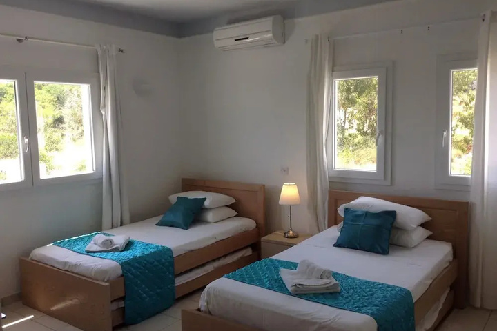 Room 5 of 20