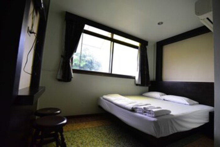 Room 14 of 23