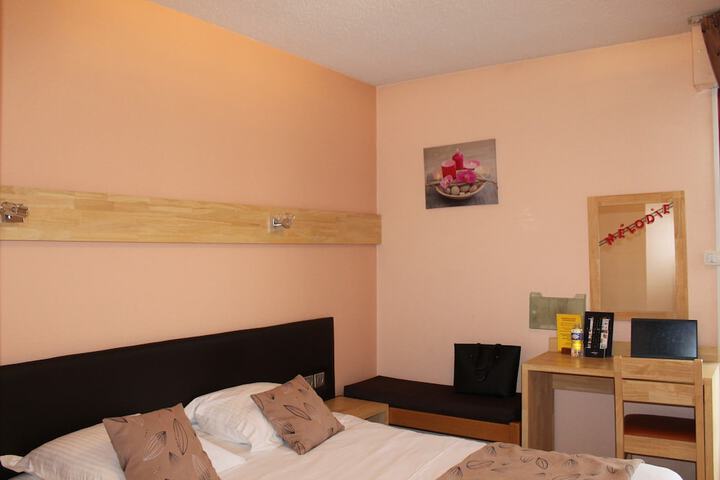 Room 9 of 45