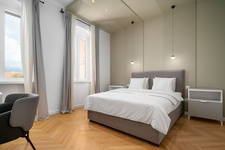 Room 2 of 17