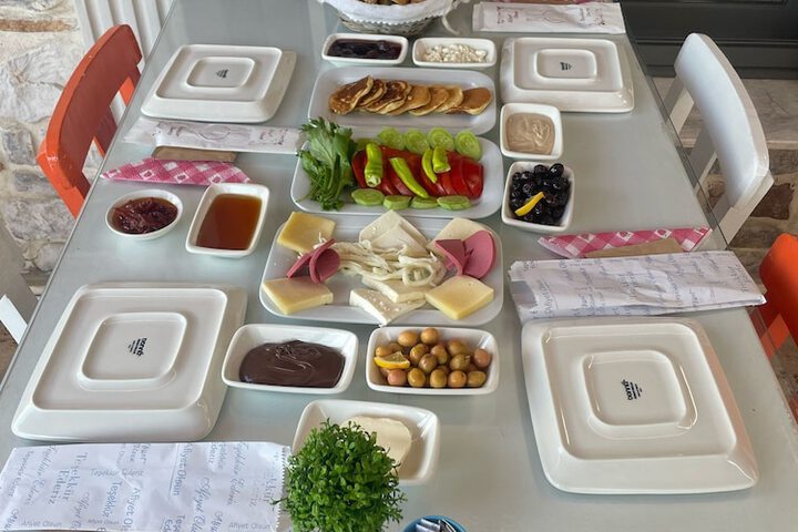 Dining 7 of 15