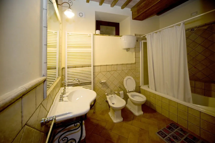 Room 5 of 14