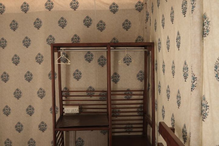Room 4 of 41