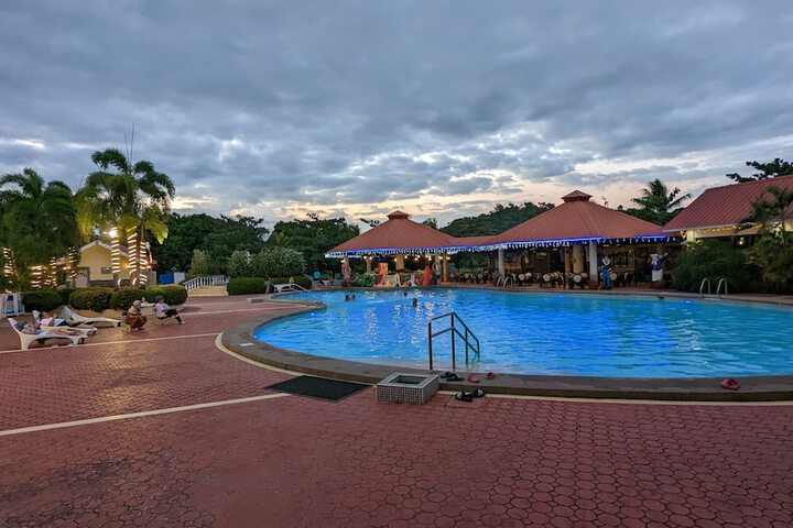 Pool 107 of 199