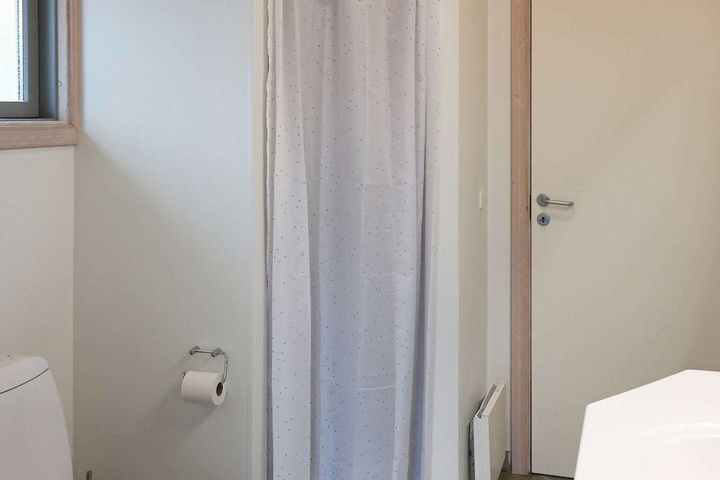 Room 4 of 14