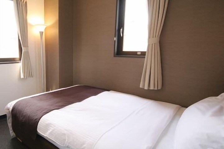 Room 10 of 21