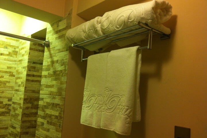Room 19 of 33