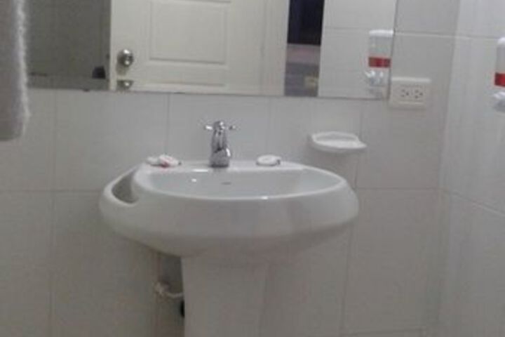 Room 6 of 40