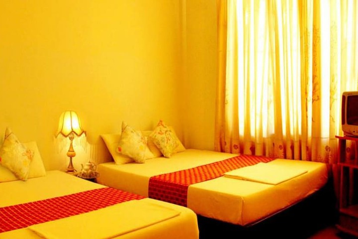 Room 12 of 35