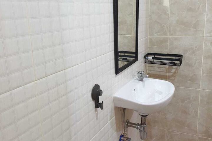 Room 14 of 18