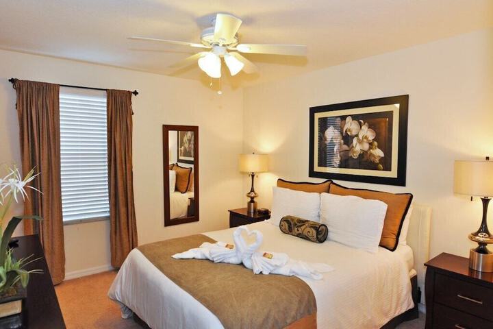 Room 3 of 25