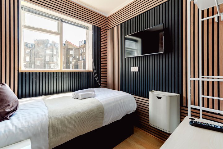 Room 92 of 110