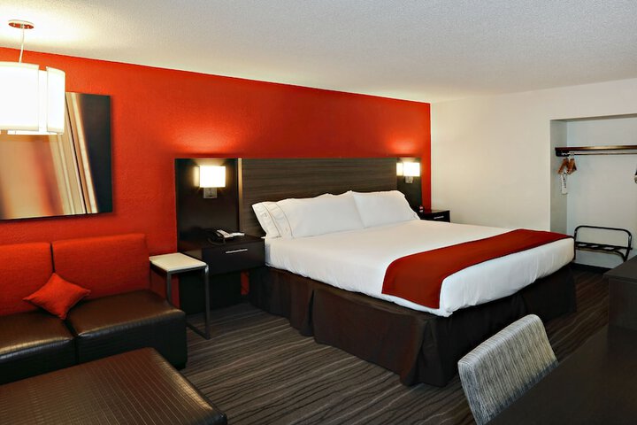 2 Queen Beds (4 of 8)