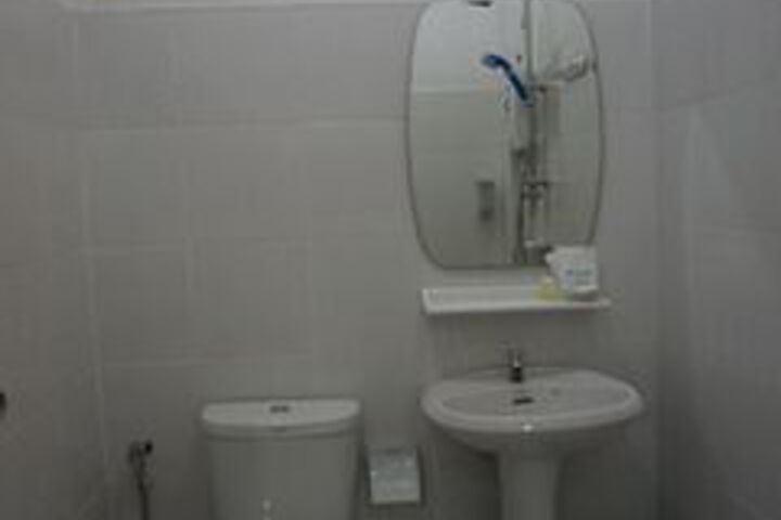 Room 2 of 27