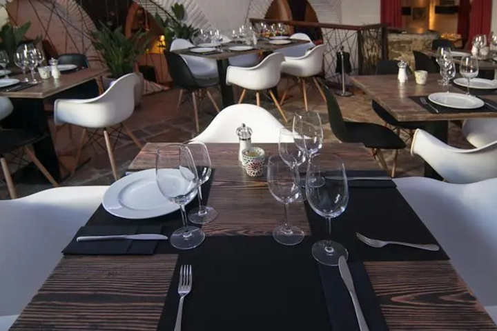 Dining 10 of 10