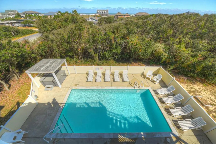 Pool 11 of 19
