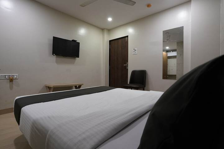 Room 15 of 32