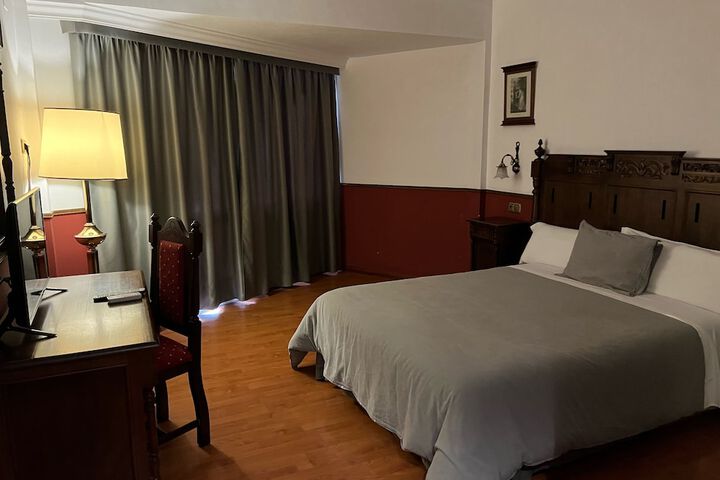 Room 5 of 40