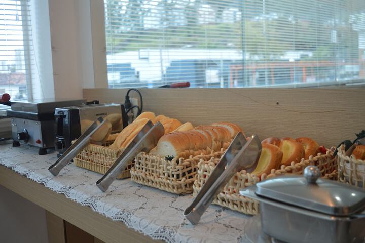 Breakfast/Coffee Service 22 of 36