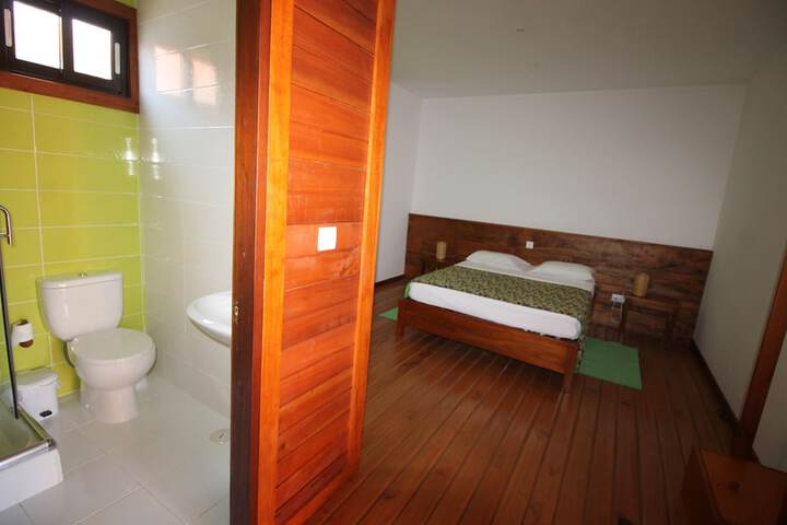 Room 3 of 47