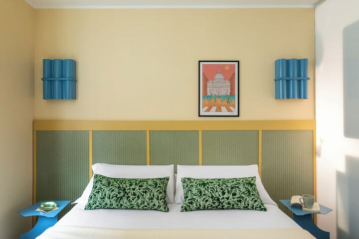 Room 16 of 83