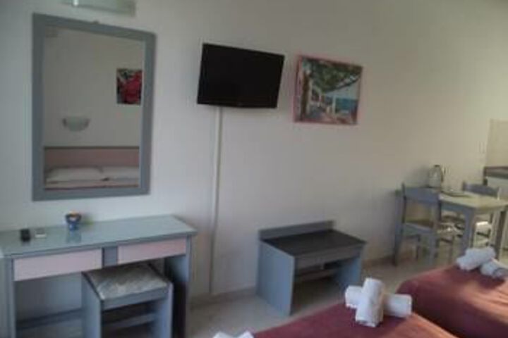 Room 4 of 11
