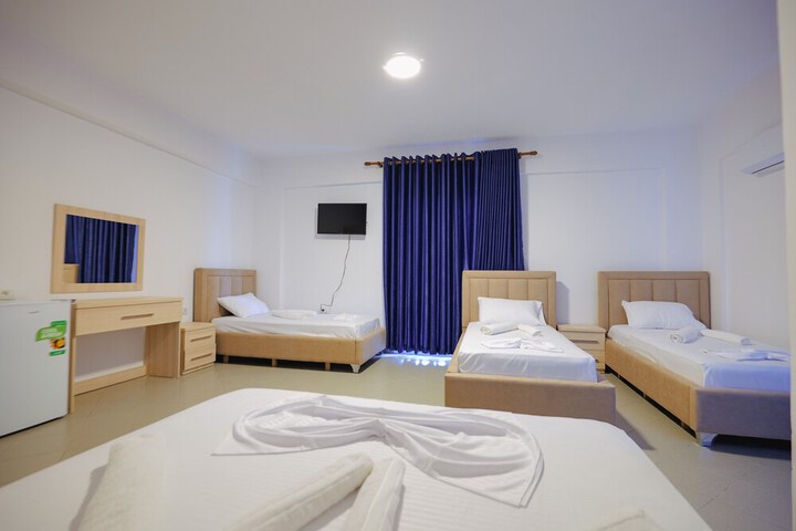 Room 34 of 69