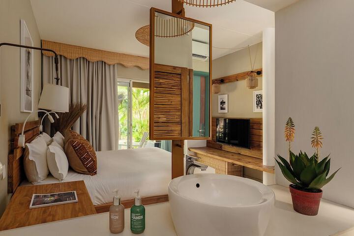 Room amenity