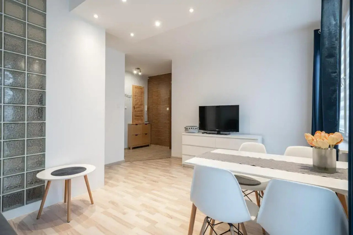 Room 3 of 11