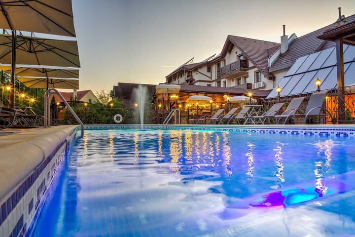 Pool 59 of 125