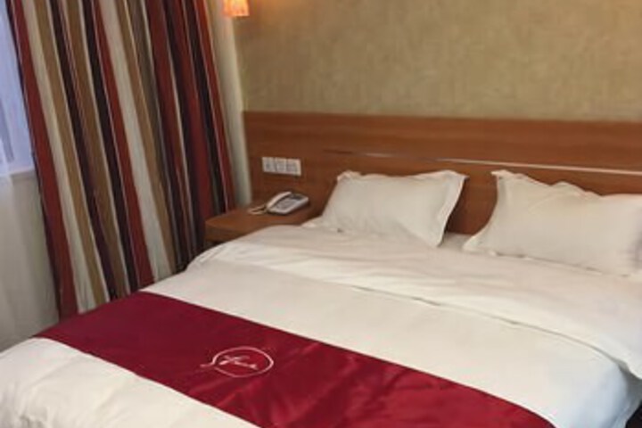 Room 8 of 8