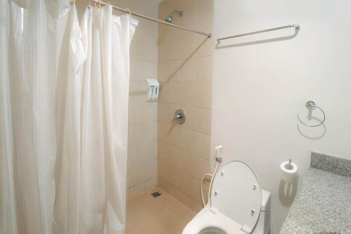 Room 11 of 25