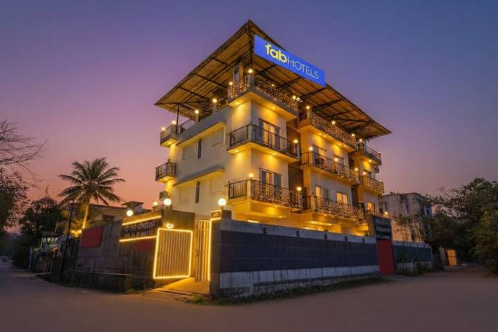 Fabhotel Shree Sai Residency