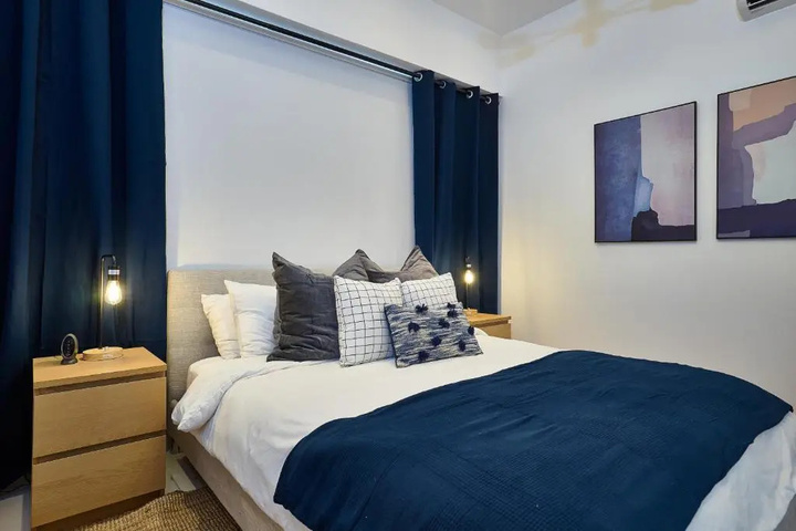 Room 2 of 11