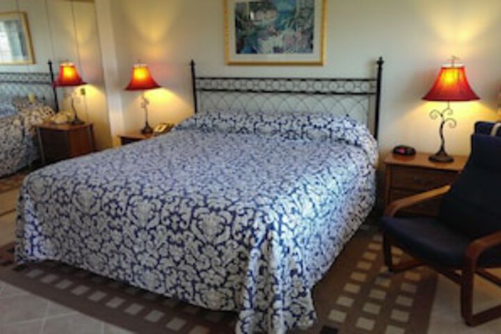 Room 34 of 237