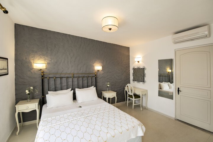 Room 6 of 38